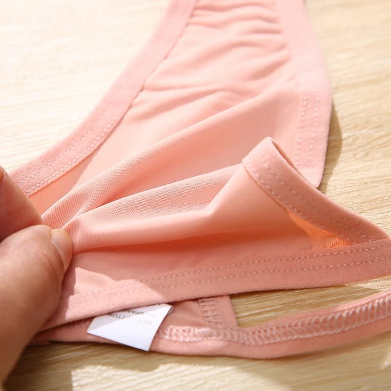 A Seamless Womens Thong Sexy for Effortless Allure and Comfort! A Seamless Womens Thong Sexy for Effortless Allure and Comfort!