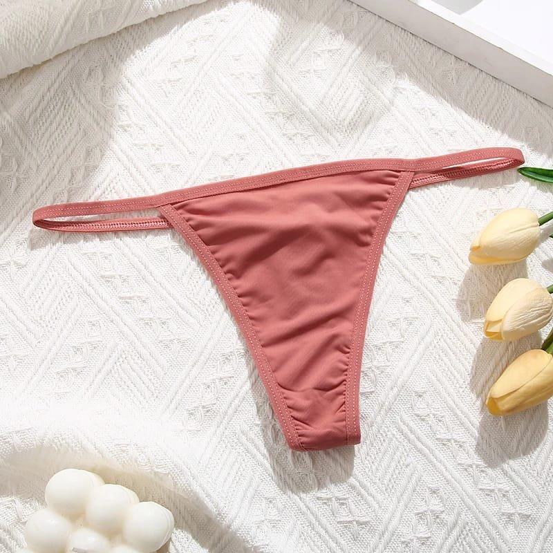 A Seamless Womens Thong Sexy for Effortless Allure and Comfort! A Seamless Womens Thong Sexy for Effortless Allure and Comfort!