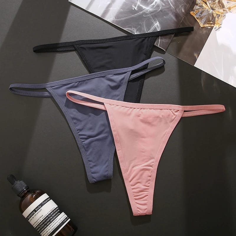 A Seamless Womens Thong Sexy for Effortless Allure and Comfort! A Seamless Womens Thong Sexy for Effortless Allure and Comfort!