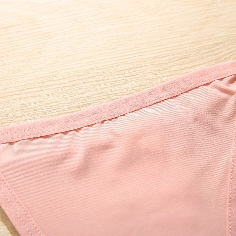 A Seamless Womens Thong Sexy for Effortless Allure and Comfort! A Seamless Womens Thong Sexy for Effortless Allure and Comfort!