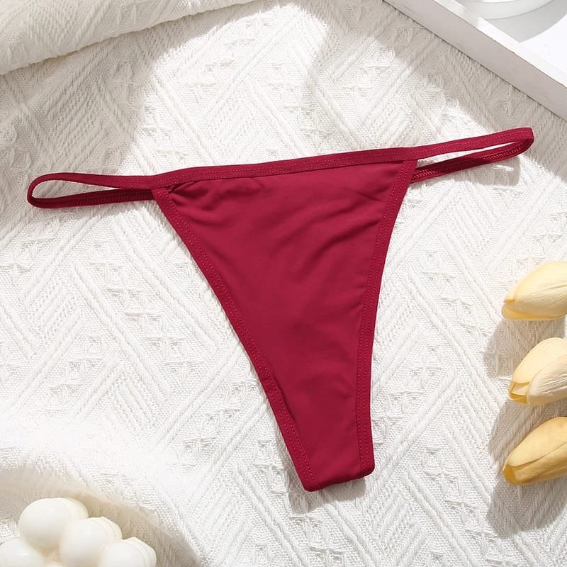 A Seamless Womens Thong Sexy for Effortless Allure and Comfort! A Seamless Womens Thong Sexy for Effortless Allure and Comfort!